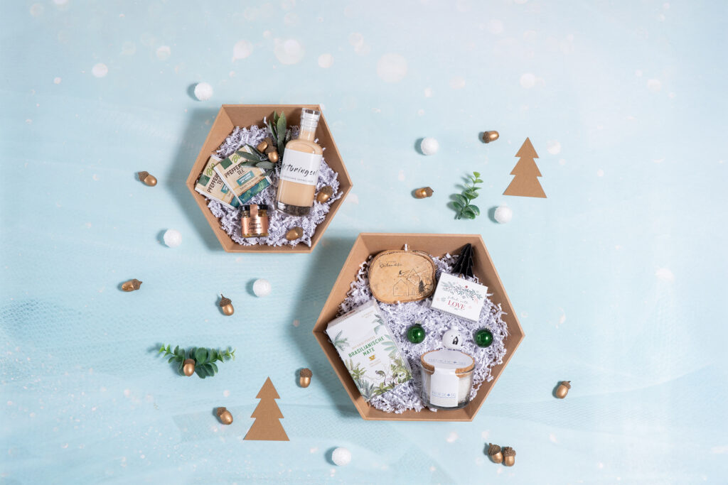 Zastosowanie wypełniacza Sizzlepak w koszach prezentowych